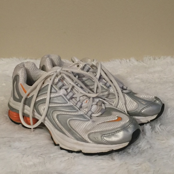 nike shox white orange